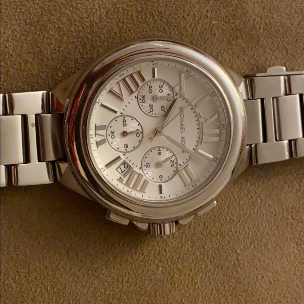 LIKE NEW MK Michael Kors Camille chronograph watch - Picture 2 of 8